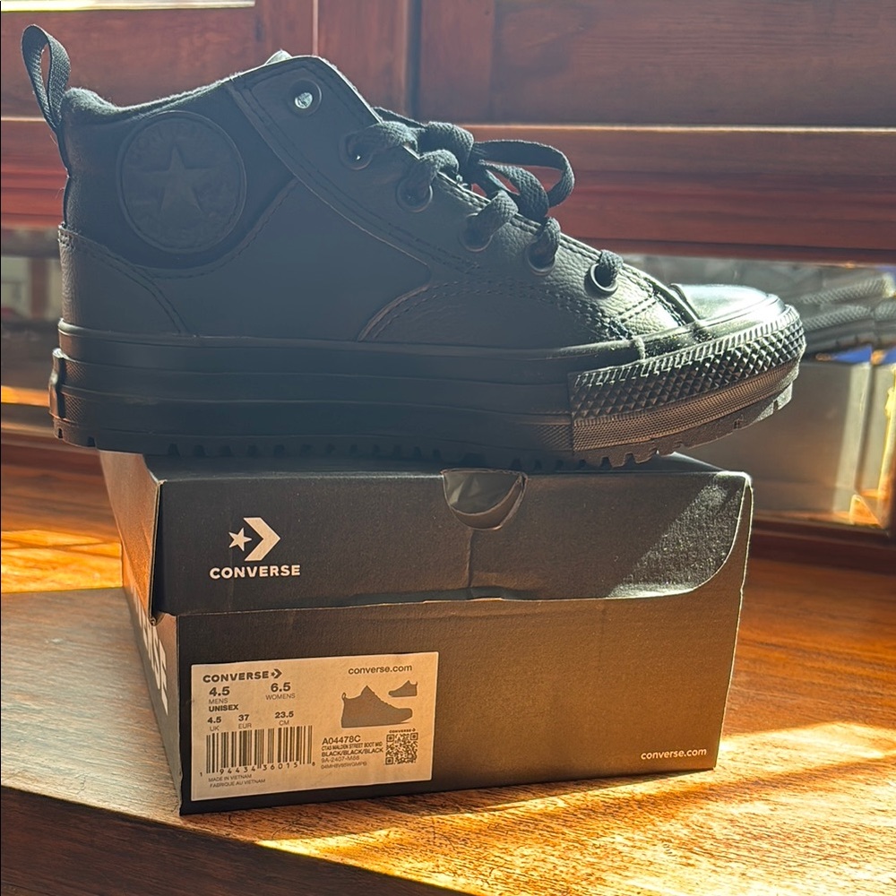 Converse Malden Street Boot Mid - size 6.5 NIB